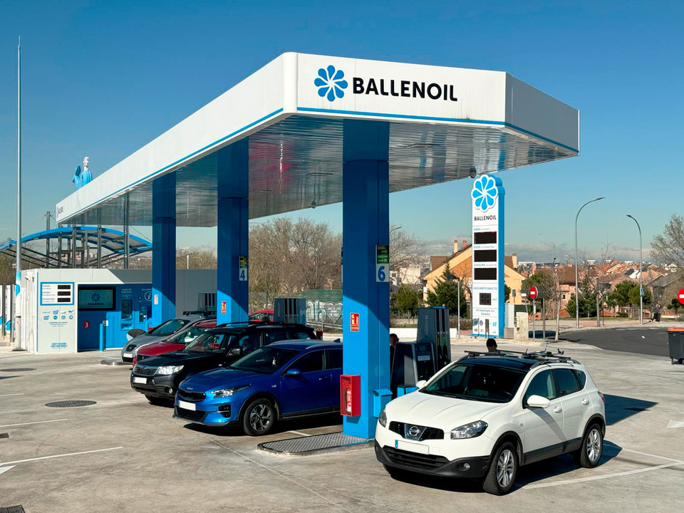 Ballenoil, 30 céntimos más barata que las gasolineras tradicionales
