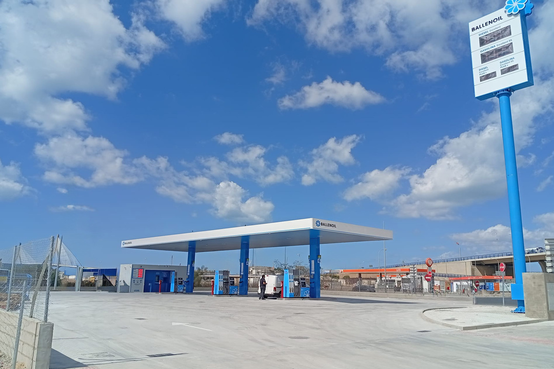 Gasolinera Ballenoil en Puerto Real
