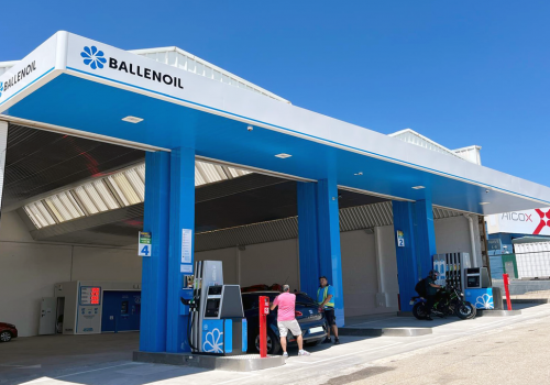 edeb743f-5fdb-46e2-9e77-f209ceaab197 (1)